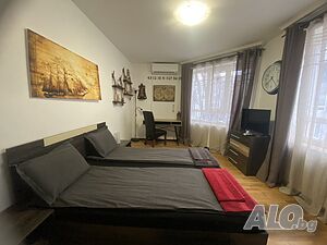 нощувки Апартамент Богословови - До Морско училище, ВИНС и Спортна зала.