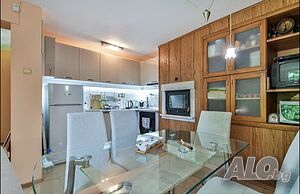 Къщи за гости The Holiday Garden За нощувки