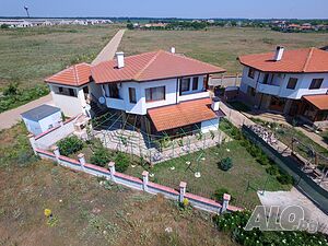 Къщи за гости Вила Нелина - барбекю и панорама