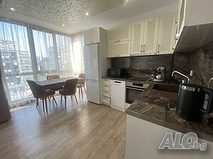 нощувки Двустаен апартамент с частно паркомясто