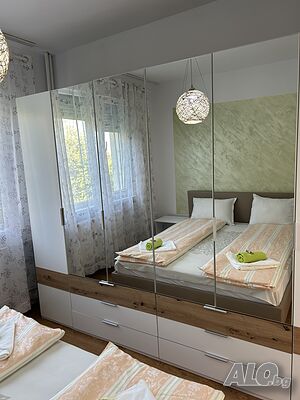 нощувки Нощувки в една сграда, апартаменти с паркинг Уют 1, на 65 кв Уют2 на 110 кв и Арт Уют 3 на 79 кв