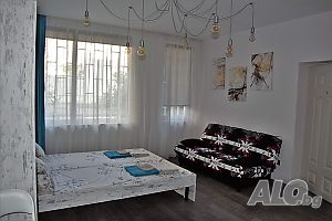 нощувки Самостоятелни стаи за нощувки в Бургас, център