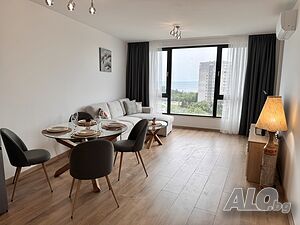 нощувки Breeze Home с панорамна морска гледка и паркомясто