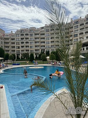 нощувки НОЩУВКИ във Varna South Bay 5-звезден затворен комплекс с басейн и плаж нощувки