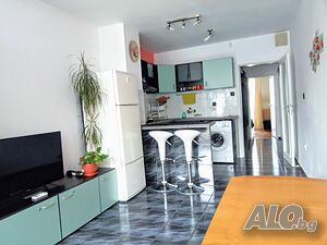 нощувки Тристаен апартамент Фиора до морската градина