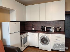 нощувки Апартамент с гледка към морето на първа линия