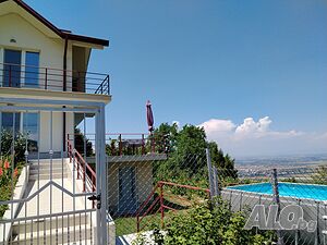 нощувки Студио Панорама със сезонен басейн, безплатен паркинг