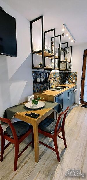 нощувки Leaf Apartment - Обзаведен апартамент в центъра на Благоевград