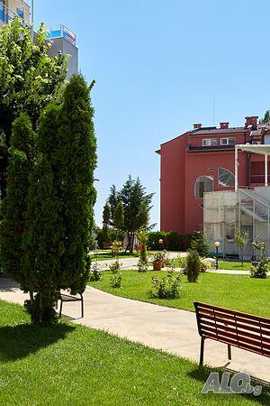 нощувки Партерно луксозно студио с директен изглед към плажа, комплекс ”Оазис” Равда