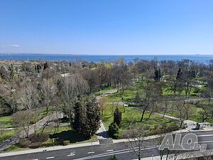 нощувки Тристаен на първа линия до Морската Градина