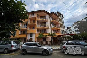 Стая под наем Къща за гости ”Приморски бриз” предлага двойни и тройни стаи както и студио с кухненски бокс.
