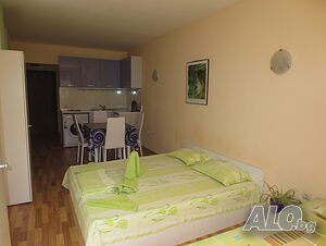 нощувки Нощувки в курорта Св. Конст. и Елена до морето в студио за двама или трима