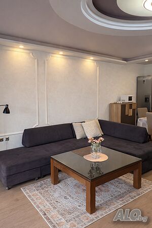 нощувки Просторен тристаен апартамент, Гръцка Махала Варна+ паркомясто!