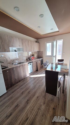 нощувки Луксозен апартамент с гледка към парк и топ център Ямбол