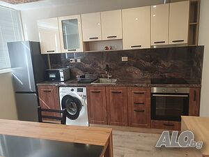 нощувки Луксозен апартамент с топ гледка Граф Игнатиев