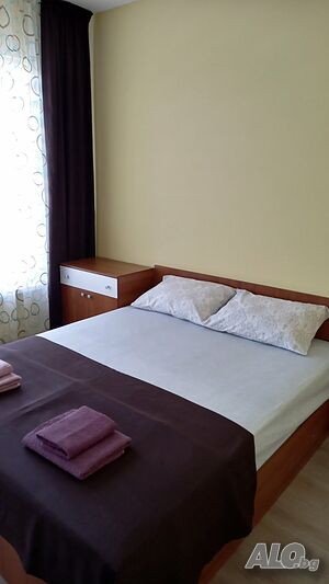 нощувки Двустаен апартамент срещу х-л ”Санкт Петербург” безплатно паркиране