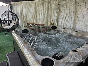 Вила, къща за гости на 10 км. от гр. Бургас с 6 местно джакузи и отопляем басейн