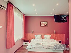 нощувки Студио за нощувки във Варна - кухненски бокс, пералня, климатик, баня/WC, тераса, WI-Fi