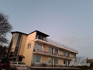Легло в стая Стаи за гости с паркинг до картинг пистата.