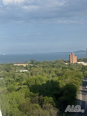 нощувки Апартамент за нощувки до детската болница, до МБАЛ и морската градина. Панорамна гледка към морето!