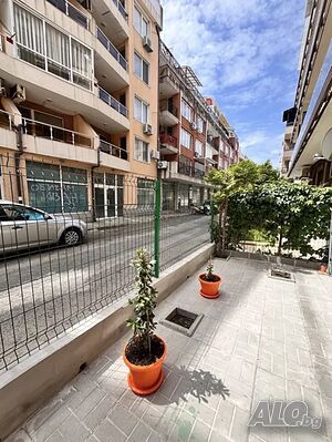 нощувки Уютен апартамент с двор в Поморие